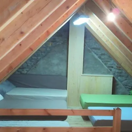 Refugi D' Alos Albergue *
